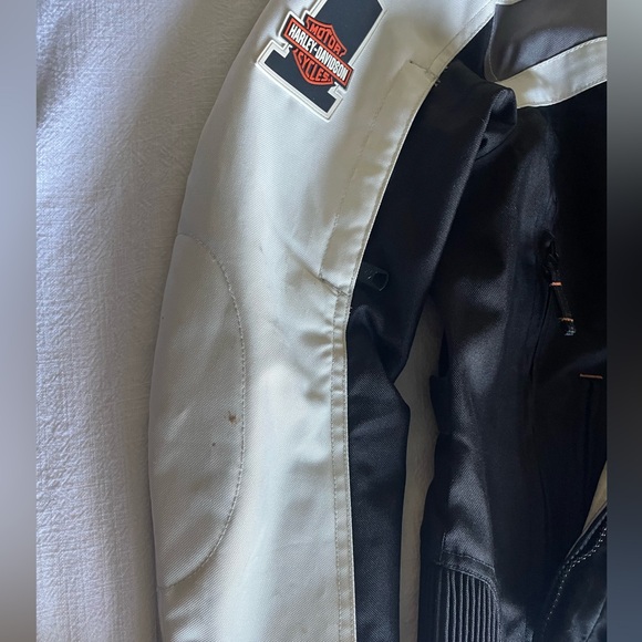 Harley-Davidson® Women's Fennimore Riding Colorblocked Jacket - Picture 4 of 7